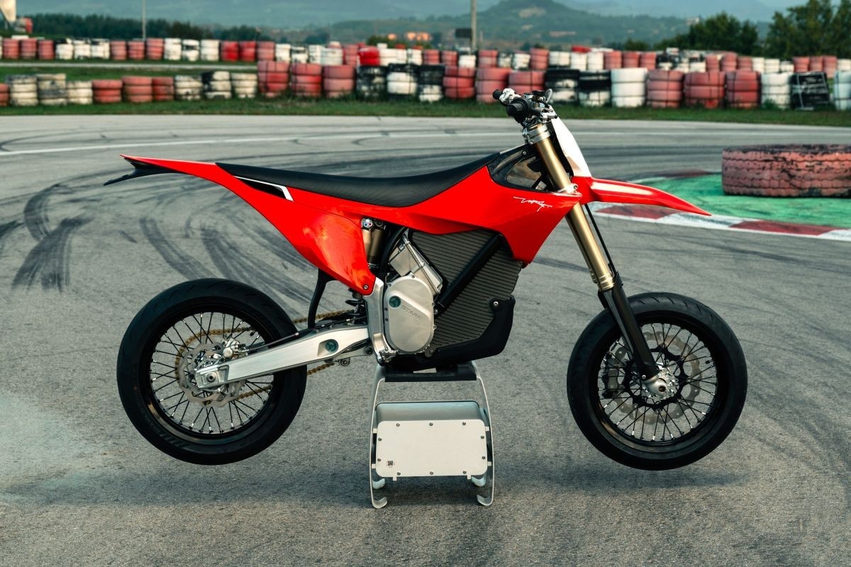 Stark VARG SM, la supermoto più potente sul mercato è elettrica